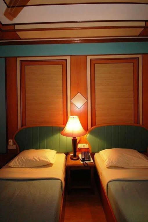 Shari La Island Resort Kampong Pasir Hantu Exteriér fotografie